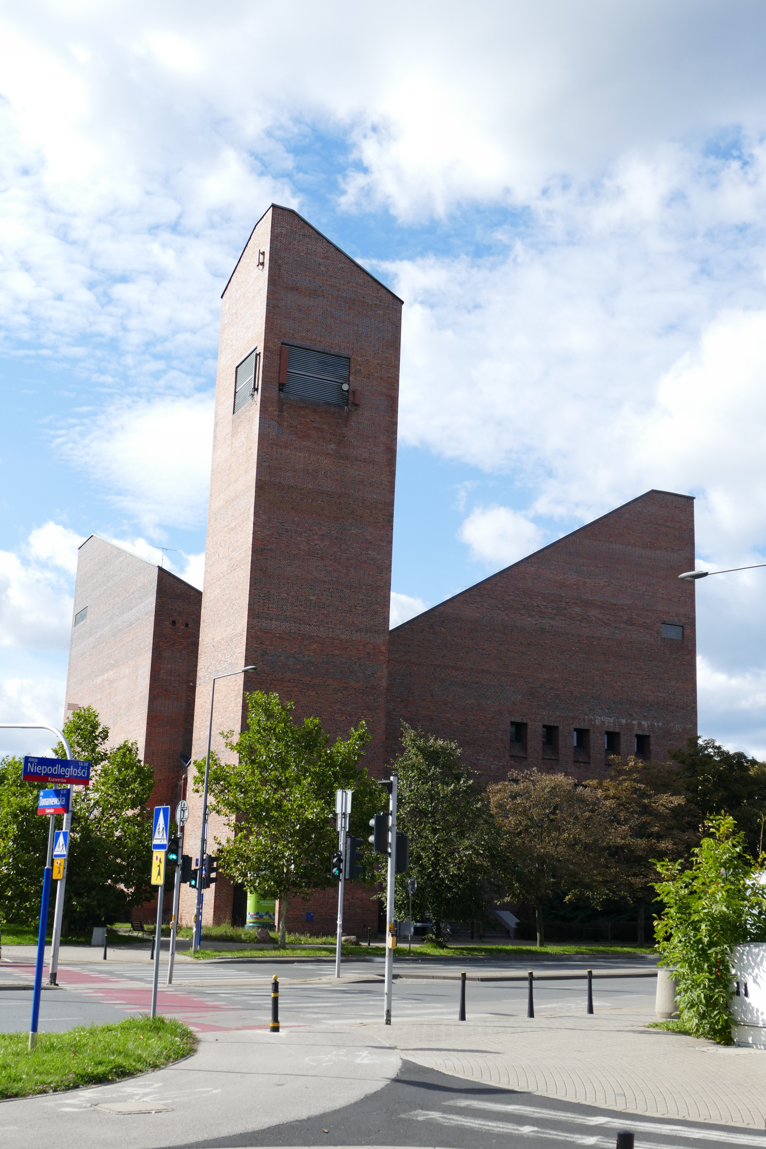 Zdjęcie architektury budynku Kościół Najświętszej Marii Panny Matki Kościoła